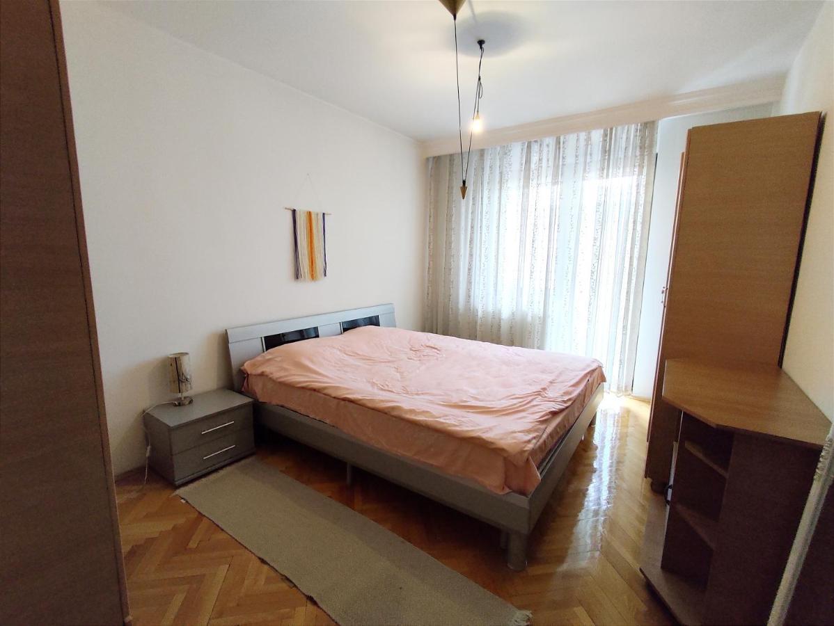 Central Spacious Apartment In Prisztina Zewnętrze zdjęcie